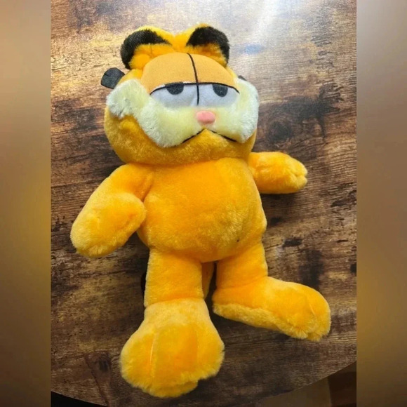 VTG: Garfield | Play-By-Play plush animal/stuffed animal. 
C - Picture 12 of 12